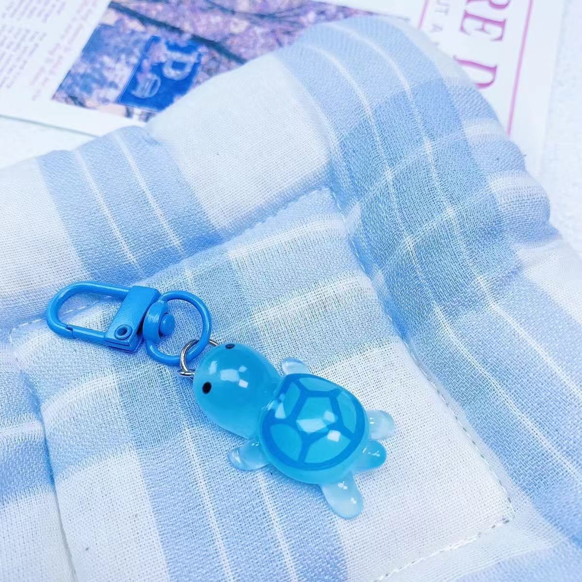 Kawaii Turtle Keychain Charm Jelly Acrylic Sea Turtle Bag Clip, Cute Key Ring for Backpacks, Totes, and Phone Cases