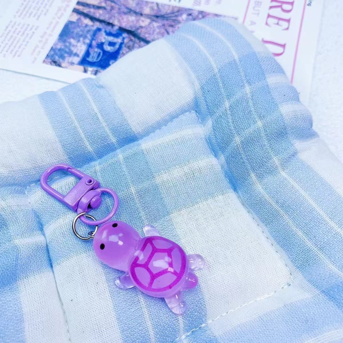Kawaii Turtle Keychain Charm Jelly Acrylic Sea Turtle Bag Clip, Cute Key Ring for Backpacks, Totes, and Phone Cases
