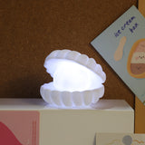 Kawaii Pearl Shell LED Night Light - Cute Seashell Shaped Mood Lamp for Gaming Room Desk Decor - Aesthetic Bedroom Light for Gamer Girls