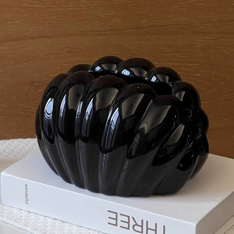 Luxury Shell Tissue Box Holder - Kawaii Seashell Shaped Napkin Holder for Gaming Desk Decor - Aesthetic Desktop Organizer for Gamer Girls