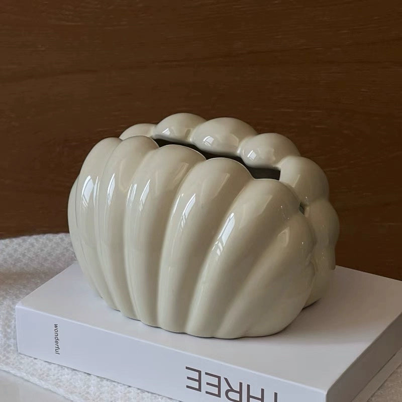 Luxury Shell Tissue Box Holder - Kawaii Seashell Shaped Napkin Holder for Gaming Desk Decor - Aesthetic Desktop Organizer for Gamer Girls