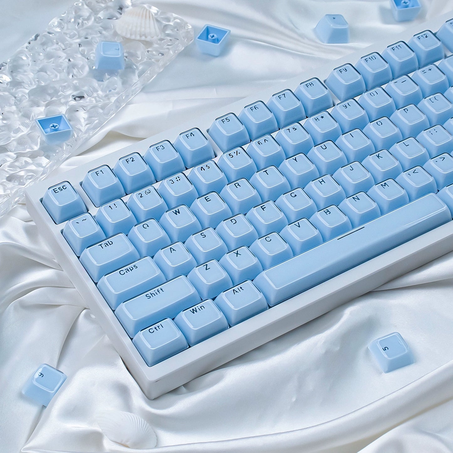 Crystal Blue MDA Keycaps - Kawaii Translucent Jelly Keycap Set for Mechanical Keyboard - Aesthetic Ice Blue Gaming Keycaps PBT Double Shot - Cute Keyboard Accessories for Gamer Girls