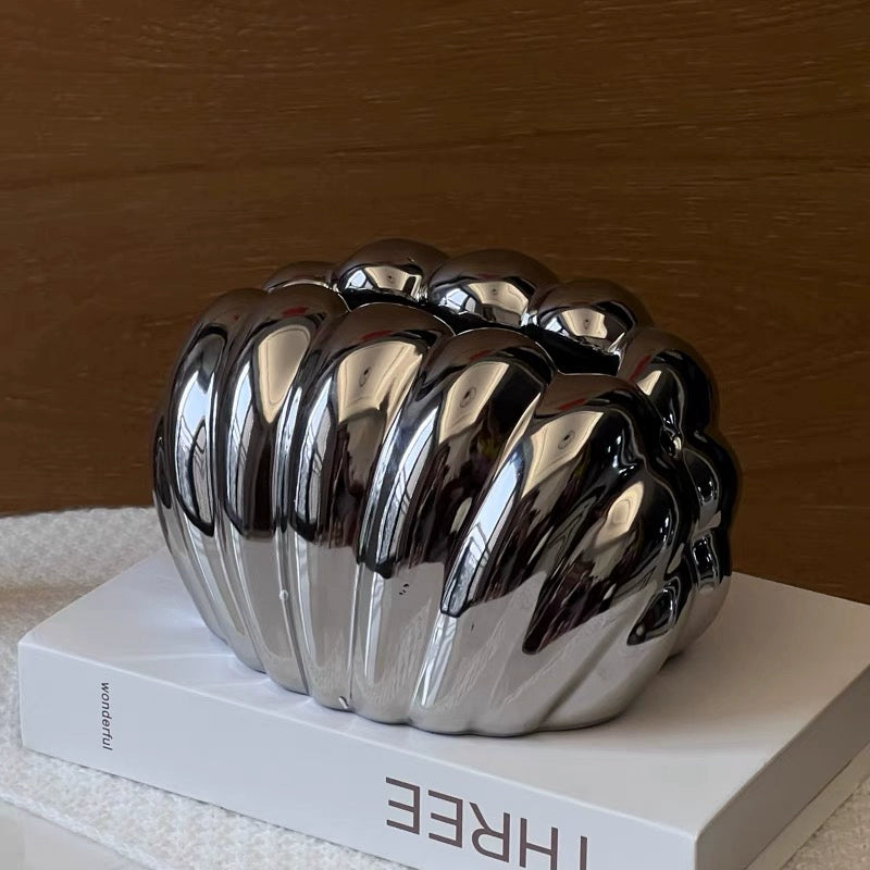 Luxury Shell Tissue Box Holder - Kawaii Seashell Shaped Napkin Holder for Gaming Desk Decor - Aesthetic Desktop Organizer for Gamer Girls