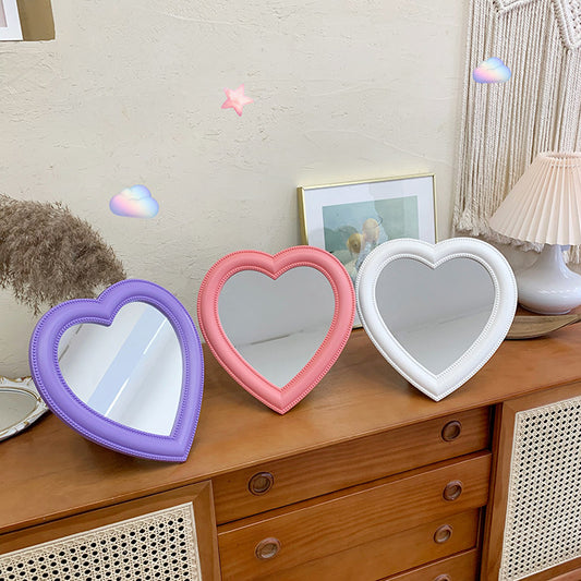 Kawaii heart shaped vanity mirror for gaming room desk