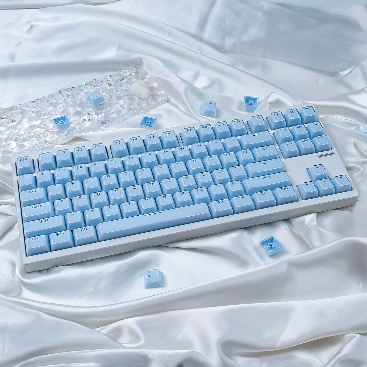 Crystal Blue MDA Keycaps - Kawaii Translucent Jelly Keycap Set for Mechanical Keyboard - Aesthetic Ice Blue Gaming Keycaps PBT Double Shot - Cute Keyboard Accessories for Gamer Girls